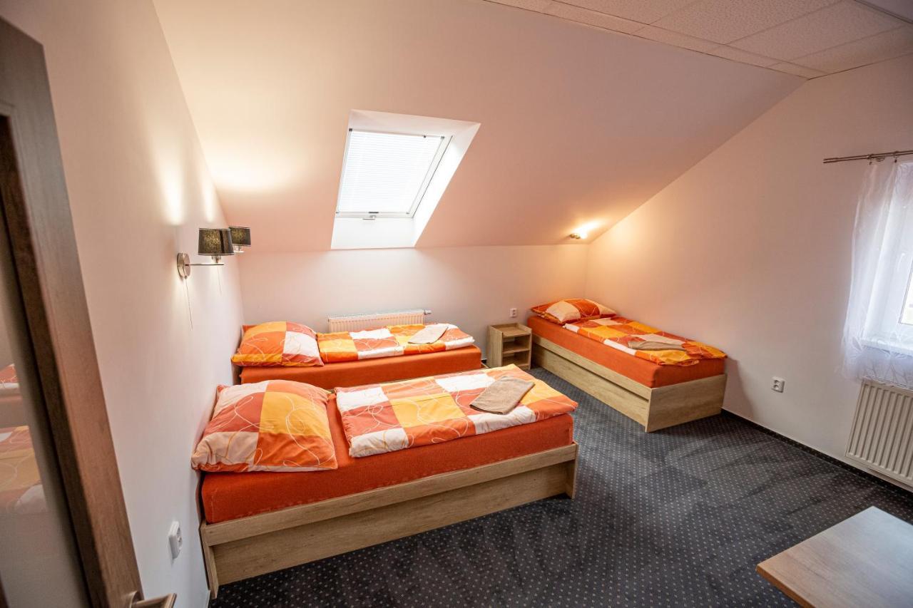 Hotel Rabbit Trhovy Stepanov Εξωτερικό φωτογραφία