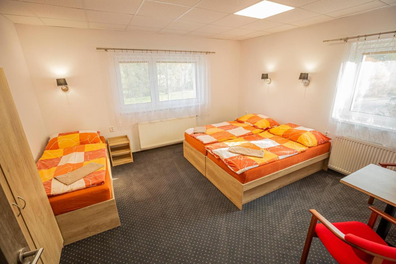 Hotel Rabbit Trhovy Stepanov Εξωτερικό φωτογραφία