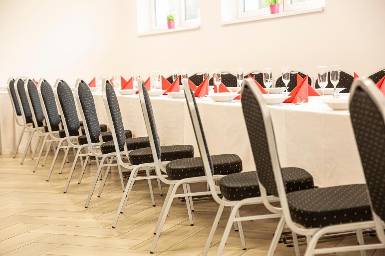 Hotel Rabbit Trhovy Stepanov Εξωτερικό φωτογραφία