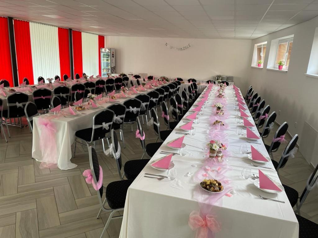 Hotel Rabbit Trhovy Stepanov Εξωτερικό φωτογραφία