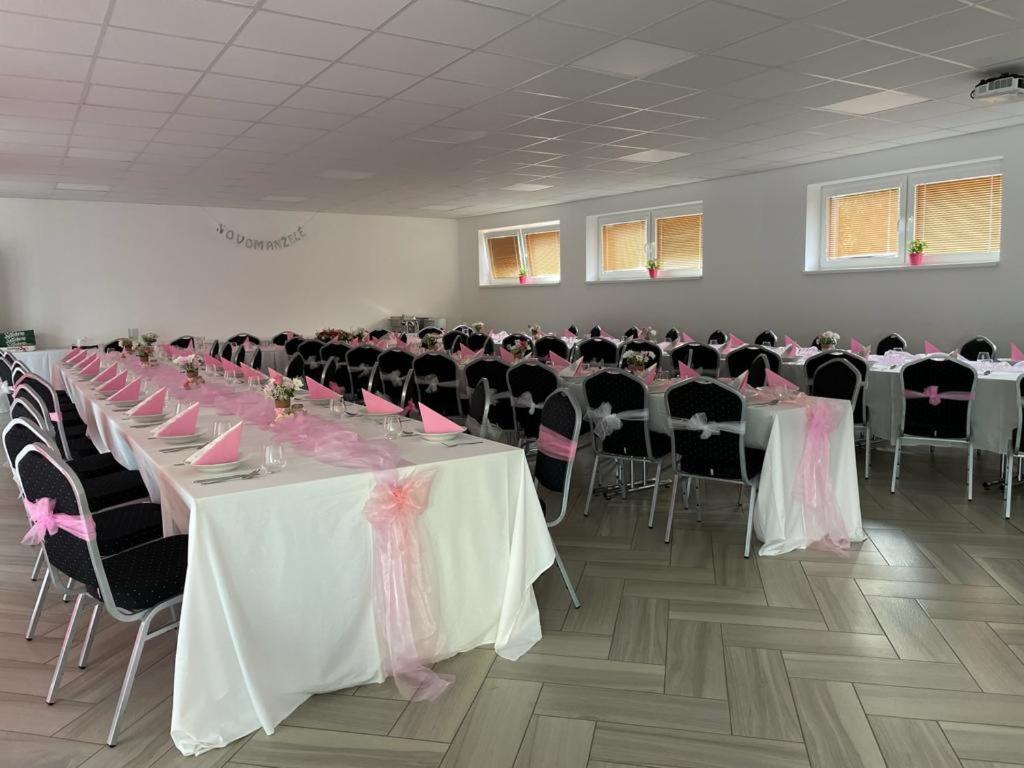 Hotel Rabbit Trhovy Stepanov Εξωτερικό φωτογραφία