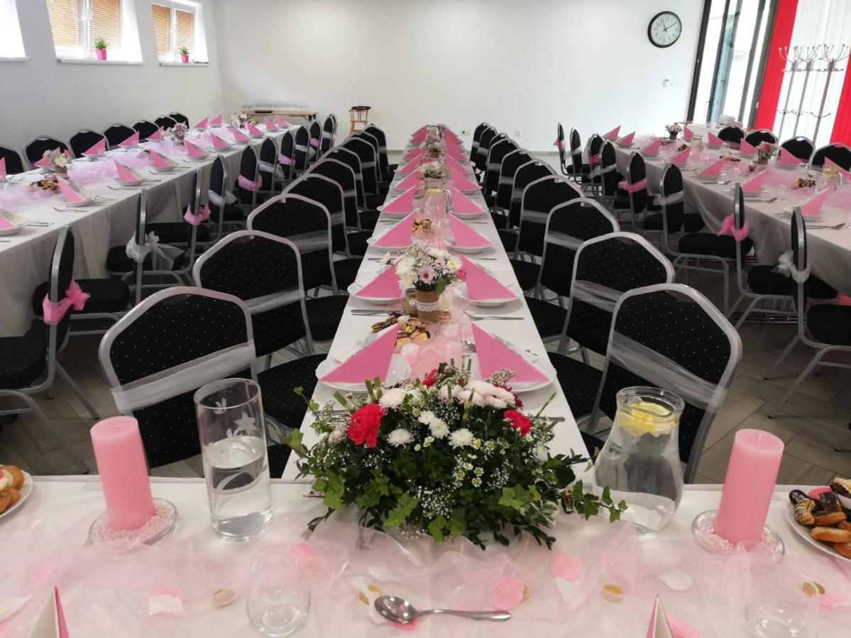 Hotel Rabbit Trhovy Stepanov Εξωτερικό φωτογραφία