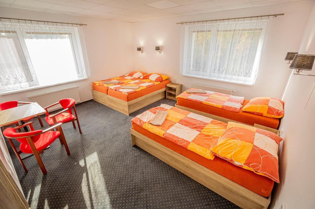 Hotel Rabbit Trhovy Stepanov Εξωτερικό φωτογραφία