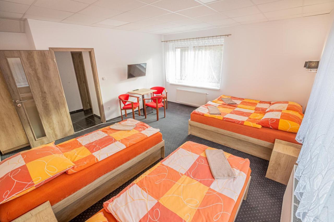 Hotel Rabbit Trhovy Stepanov Εξωτερικό φωτογραφία